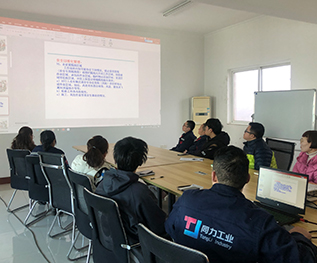 同力工業(yè)機(jī)械手