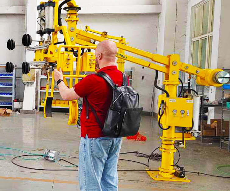 同力工業(yè)機(jī)械手